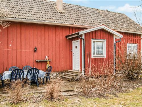 Holiday home - 5 persons -  - Stenebyväg - 69293 - Kumla