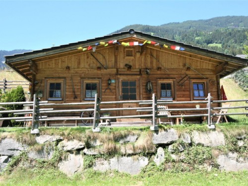 Holiday home - 6 persons -  - 6283 - Hippach