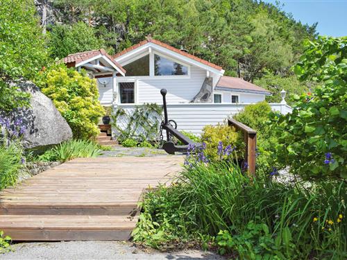 Holiday home - 6 persons -  - Nordskårvegen - 4139 - Fister