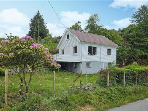 Holiday home - 9 persons -  - Lodavegen - 5561 - Bokn