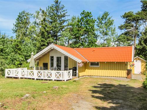 Holiday Home/Apartment - 6 persons -  - Turistvej - Snogebæk - 3730 - Nexø