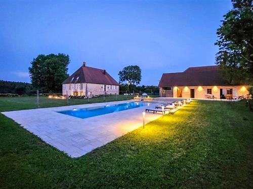 Holiday home - 15 persons -  - Rue Champs du pommier - 39110 - Aresches