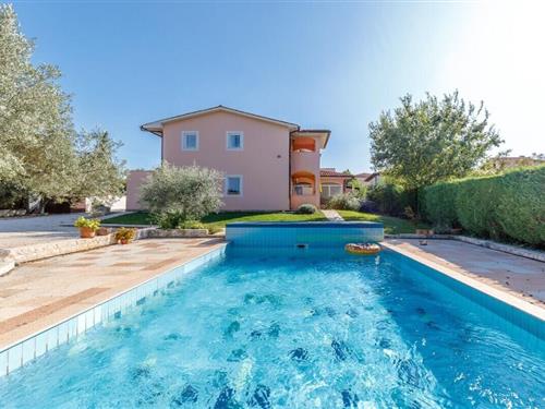 Holiday home - 6 persons -  - 52215 - Peroj