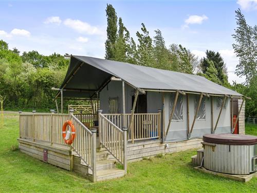 Chalet - 6 persons -  - SG13 7NT - Hertford