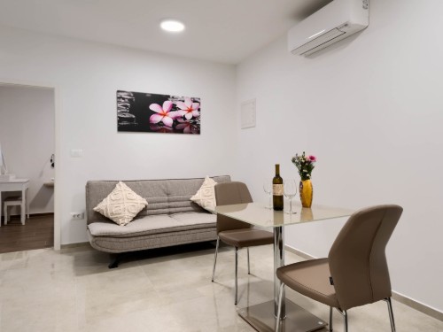 Holiday apartment - 2 persons -  - 52100 - Pula