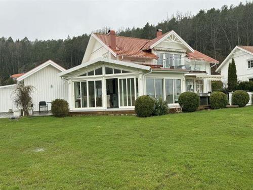 Holiday Home/Apartment - 8 persons -  - 451 77 - Uddevalla