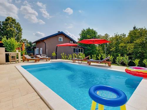 Sommerhus - 6 personer -  - Gornji Vinkovec - Zagreb-Gornji Vinkovec - 10383 - Gornji Vinkovec