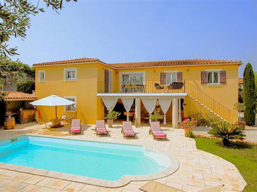 Holiday home - 9 persons -  - Bld du Mont Ventoux - 84260 - Sarrians