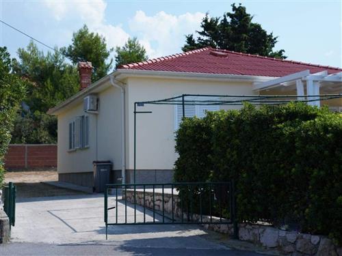 Holiday apartment - 3 persons -  - Barbat - 51280 - Barbat