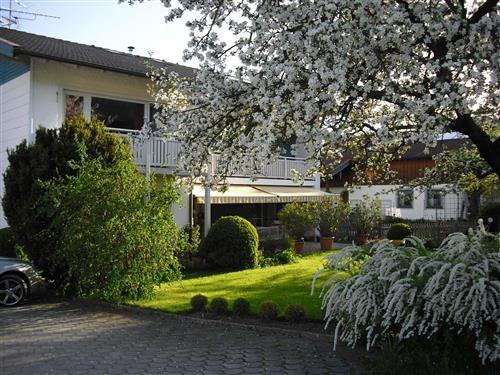 Semesterhus/Semesterlägenhet - 2 personer -  - Dorfstraße - 83093 - Bad Endorf