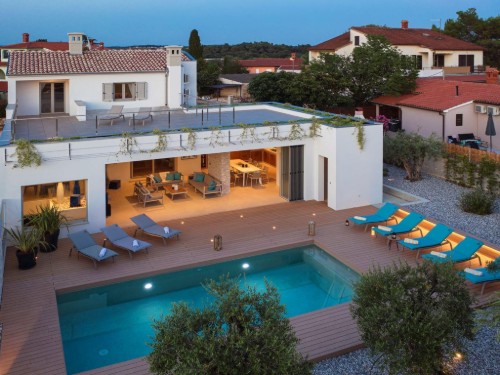 Ferienhaus - 10 Personen -  - 52100 - Pula