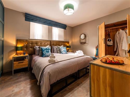 Holiday home - 12 persons -  - Newquay - TR7 1ND