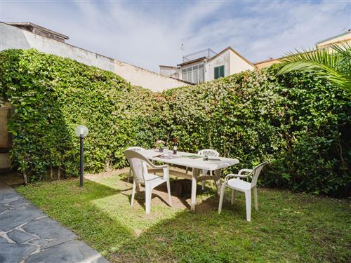 Holiday apartment - 5 persons -  - Lido Di Camaiore - 55049