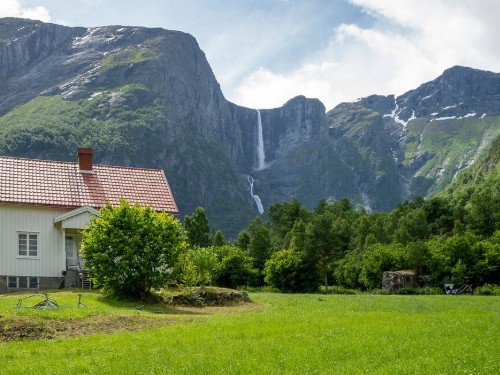 Holiday home - 9 persons -  - Mardalsvegen - 6472 - Eikesdal
