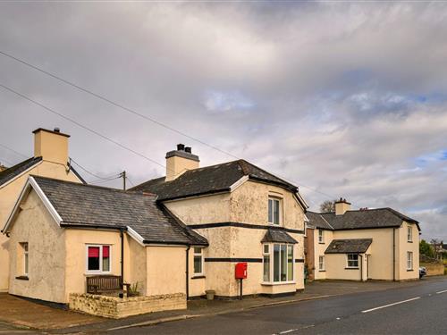 Cottage - 8 persons -  - LL21 0RY - Glasfryn