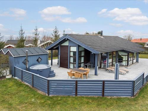 Holiday home - 8 persons -  - Strandparken - Hasmark - 5450 - Otterup