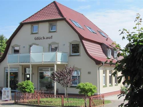 Holiday Home/Apartment - 3 persons -  - 17459 - Kölpinsee