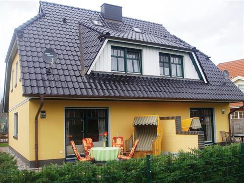 Holiday Home/Apartment - 6 persons -  - Glebbe 15 a - 18374 - Zingst