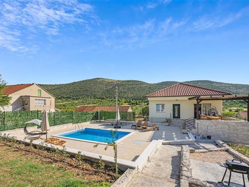 Sommerhus - 9 personer -  - Cesta Sibenik Perkovic - Sibenik - Danilo - 22205 - Danilo