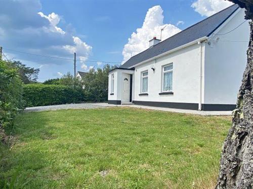 Holiday Home/Apartment - 6 persons -  - H71 XW94 - Clifden