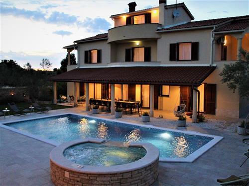 Holiday home - 18 persons -  - Pula/Vodnjan - 52215