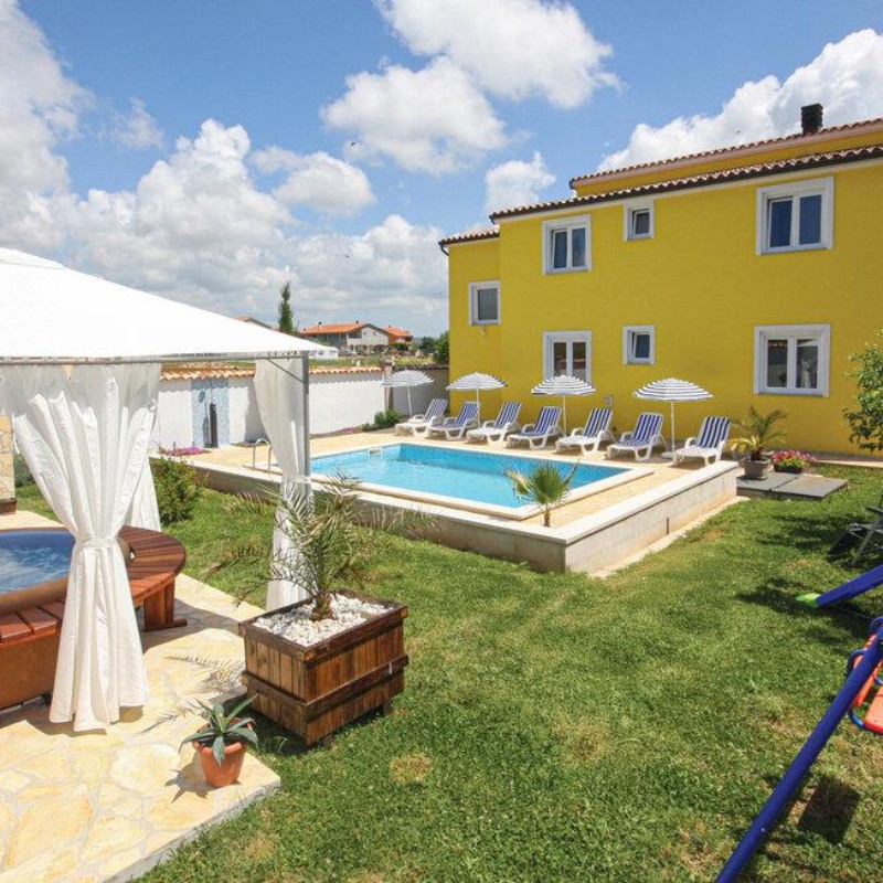 Sommerhus - 12 personer -  - Surida - Pula-Stinjan - 52100 - Pula