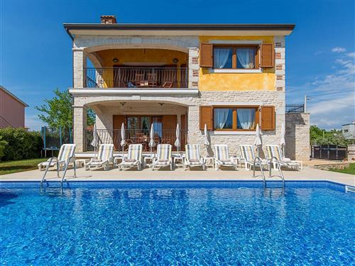 Holiday home - 10 persons -  - Buici - 52440 - Porec