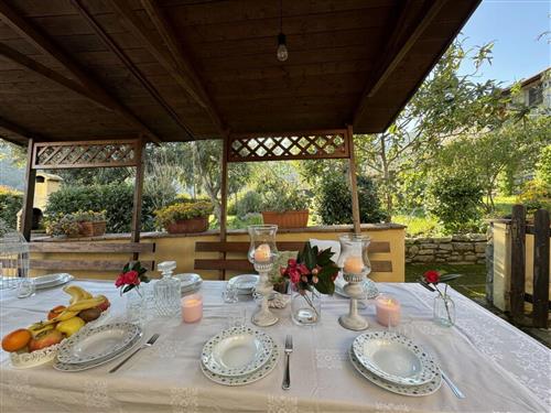 Feriehus - 8 personer -  - Buti - 56032