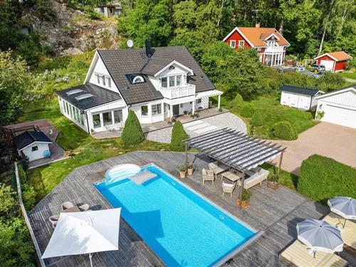 Holiday home - 8 persons -  - Tullinge strand - Tullinge/Stockholm - 146 54 - Tullinge