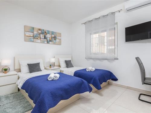 Holiday apartment - 2 persons -  - Kolodvorska ulica - 52100 - Pula