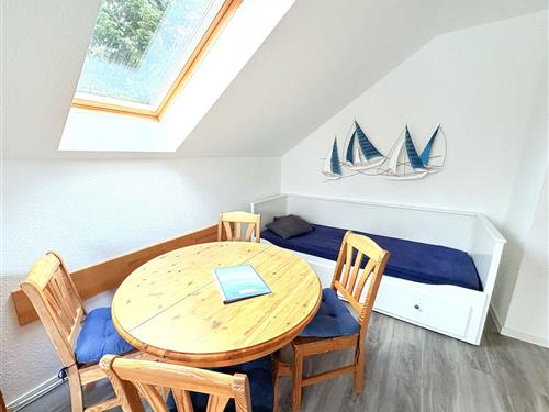 Holiday apartment - 3 persons -  - Am Mühlenberg - 18581 - Putbus