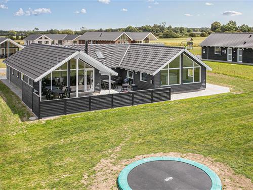 Sommerhus - 14 personer -  - Strandbakken - Skåstrup - 5400 - Bogense