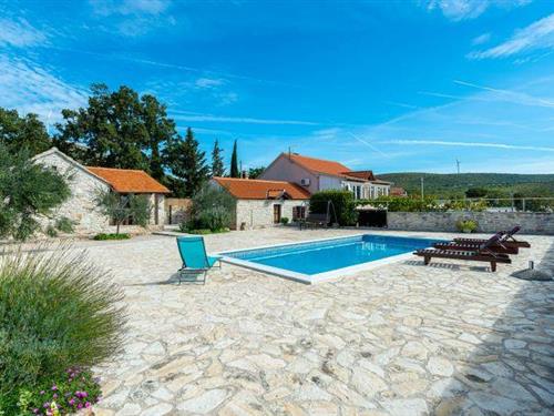 Holiday home - 8 persons -  - 23420 - Benkovac