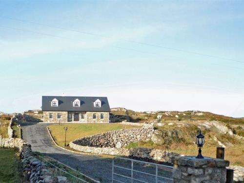 Holiday home - 8 persons -  - H91 A43N - Carraroe