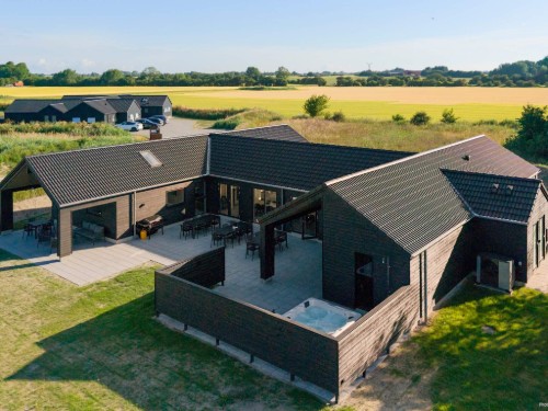 Holiday home - 26 persons -  - Elmestien - Marielyst - 4872 - Idestrup