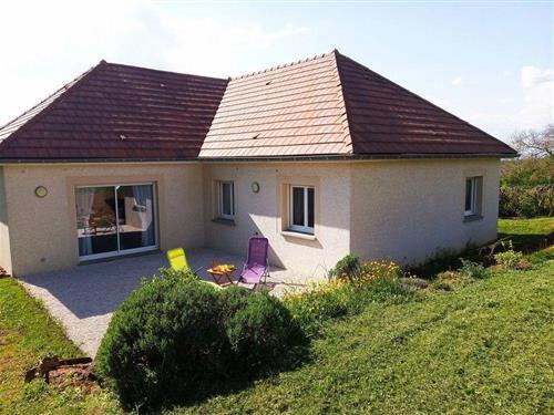 Sommerhus - 4 personer -  - 4 rue du bal - 71700 - La Chapelle Sous Brancion