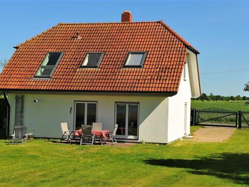 Sommerhus - 6 personer -  - 18445 - Kinnbackenhagen