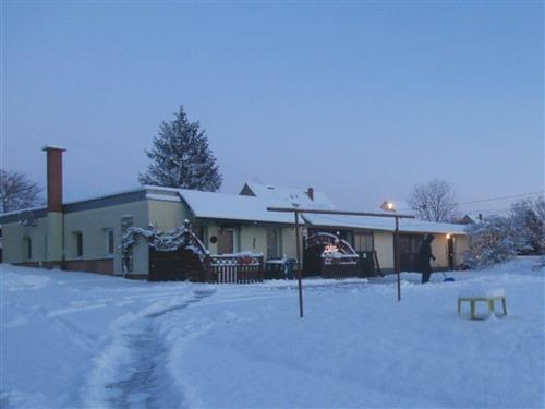 Ferienwohnung - 5 Personen -  - Dorfstraße 16 b - 17139 - Malchin / Gorschendorf