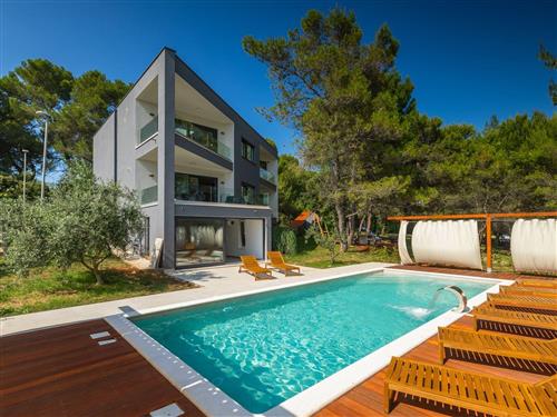 Holiday home - 8 persons -  - Bokordici - 52100