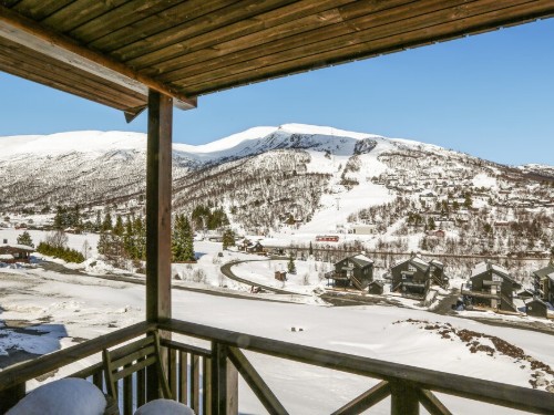 Holiday apartment - 6 persons -  - Resvegen - Strandafjellet - 6200 - Stranda