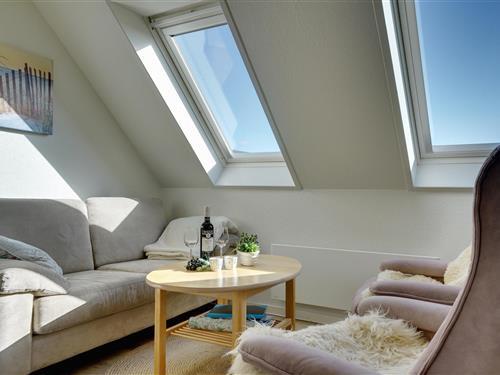 Feriehus - 4 personer -  - Hjelmevej 15, App. - 6854 - Henne Strand