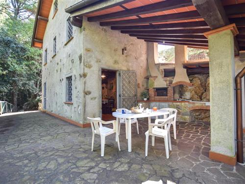 Feriehus - 5 personer -  - Via Gombitelli snc - 55041 - Gombitelli