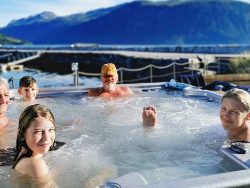  - 15 personer -  - Høvikvegen - Nesset - 6460 - Møre And Romsdal