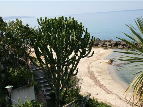 Holiday Home/Apartment - 6 persons -  - Riviera Prangi - 89812 - Pizzo