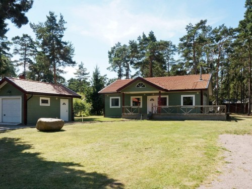  - 8 personer -  - Sångarvägen - Oknö - 38392 - Mönsterås