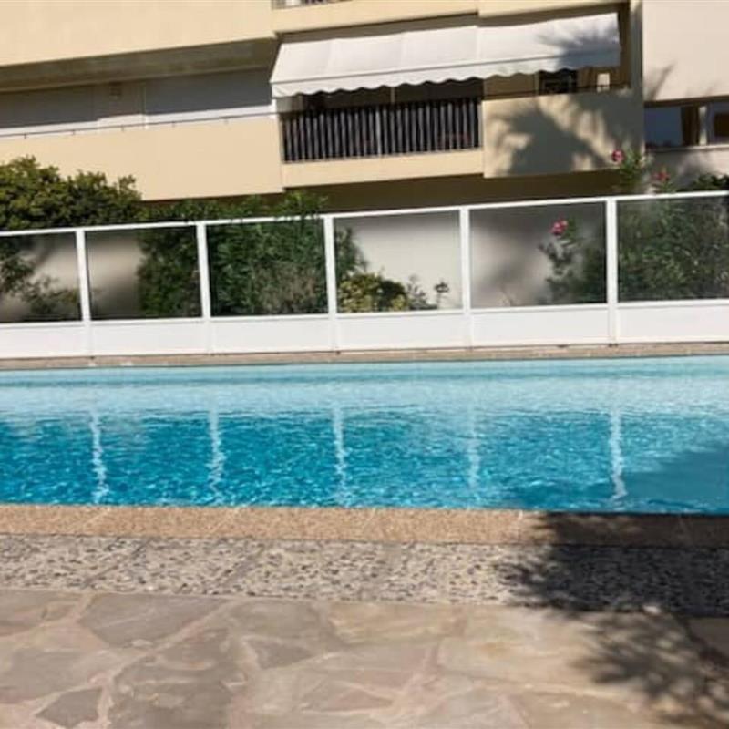 Sommerhus - 3 personer -  - 06160 - Antibes