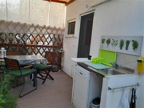 Sommerhus - 3 personer -  - Okrug Gornji - 21223 - Okrug Gornji