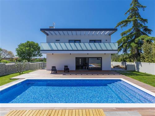 Holiday home - 8 persons -  - Pula - 52100