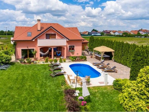 Holiday apartment - 2 persons -  - Ulica Franje Buzanica - Varazdin-Turcin - 42204 - Turcin