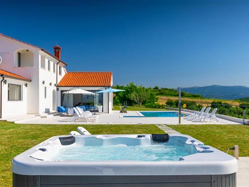 Holiday home - 7 persons -  - Vrh - 52420 - Buzet